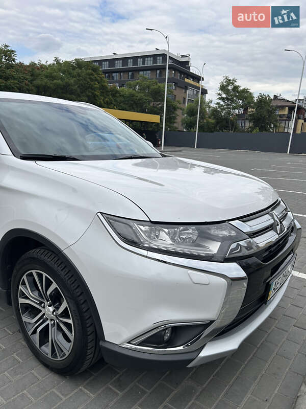 Позашляховик / Кросовер Mitsubishi Outlander 2017 в Дніпрі