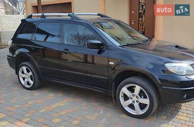 Внедорожник / Кроссовер Mitsubishi Outlander 2005 в 