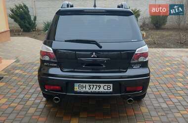Внедорожник / Кроссовер Mitsubishi Outlander 2005 в 