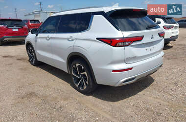 Внедорожник / Кроссовер Mitsubishi Outlander 2023 в 