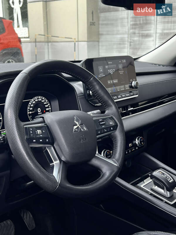 Внедорожник / Кроссовер Mitsubishi Outlander 2023 в Одессе фото 55 Внедорожник / Кроссовер Mitsubishi Outlander 2023 в Одессе