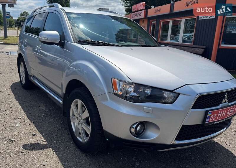 Внедорожник / Кроссовер Mitsubishi Outlander 2010 в Киеве
