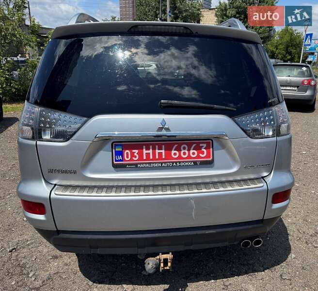 Внедорожник / Кроссовер Mitsubishi Outlander 2010 в Киеве