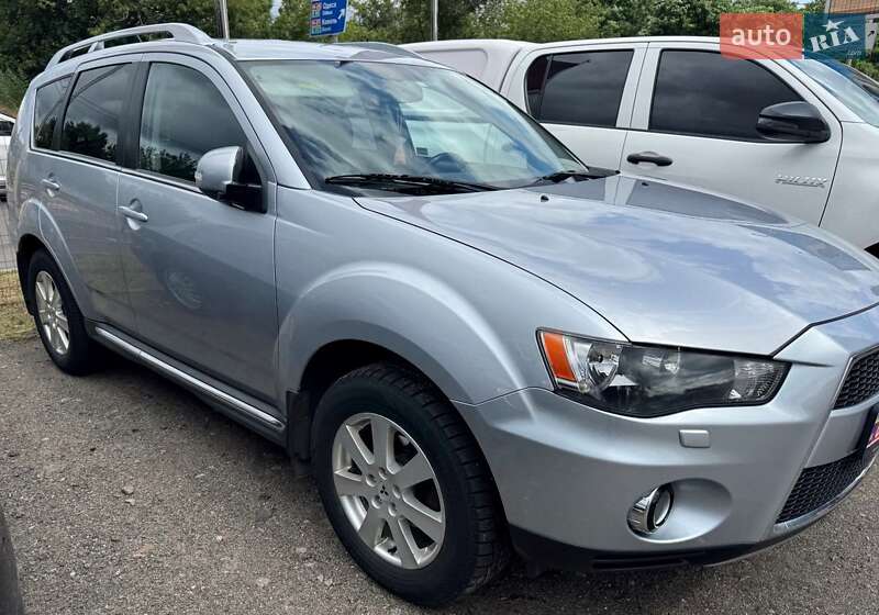 Внедорожник / Кроссовер Mitsubishi Outlander 2010 в Киеве