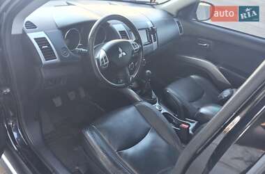 Внедорожник / Кроссовер Mitsubishi Outlander 2010 в 