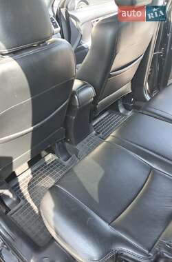 Внедорожник / Кроссовер Mitsubishi Outlander 2010 в 