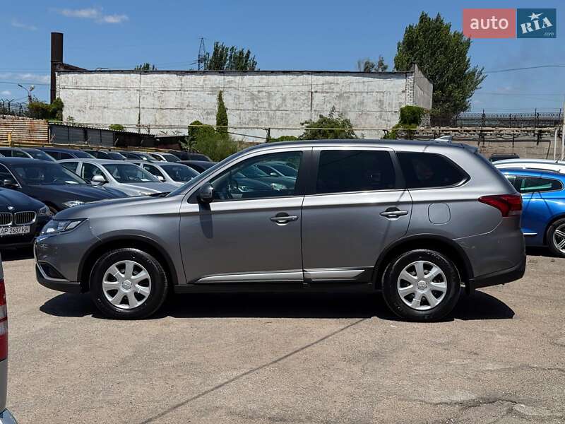 Внедорожник / Кроссовер Mitsubishi Outlander 2021 в Запорожье