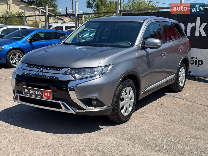 Внедорожник / Кроссовер Mitsubishi Outlander 2021 в Запорожье