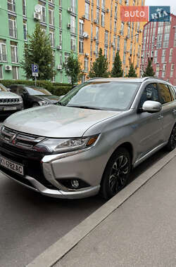 Внедорожник / Кроссовер Mitsubishi Outlander 2018 в Киеве