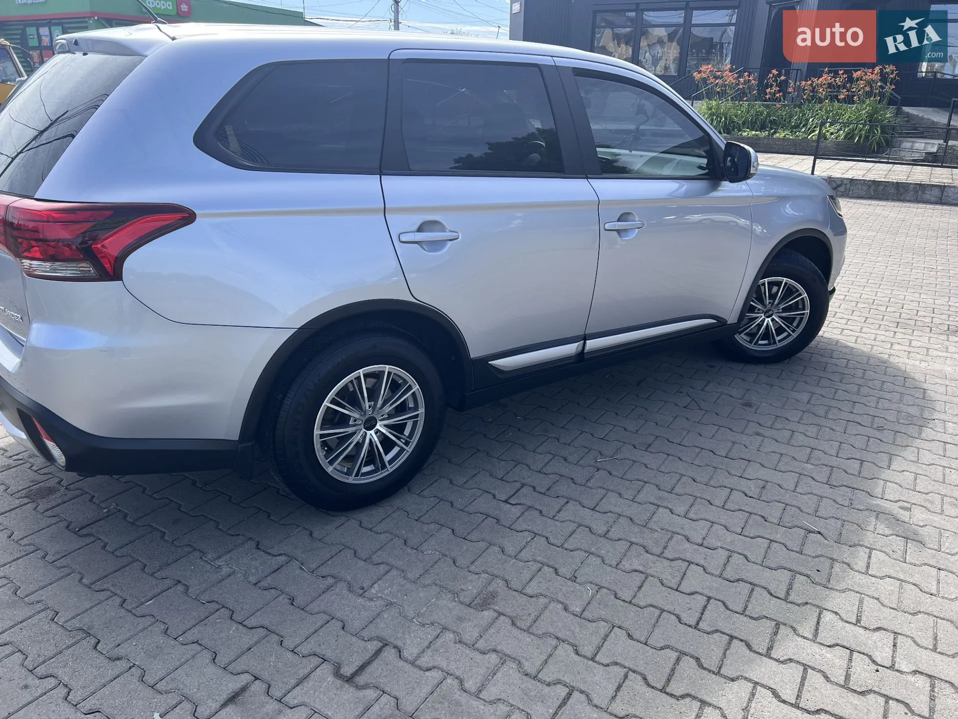 2016 Mitsubishi Outlander - мініатюра 5
