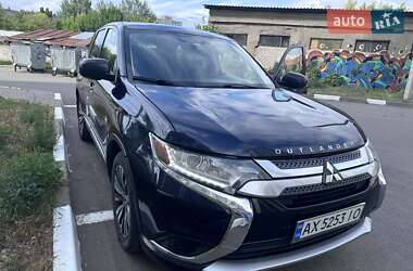 Позашляховик / Кросовер Mitsubishi Outlander 2018 в Харкові