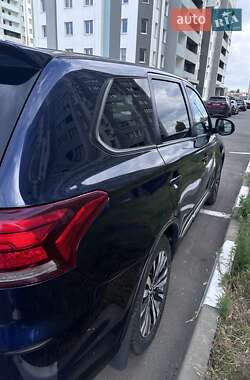 Позашляховик / Кросовер Mitsubishi Outlander 2018 в Харкові