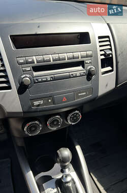 Позашляховик / Кросовер Mitsubishi Outlander 2010 в 