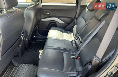 Позашляховик / Кросовер Mitsubishi Outlander 2010 в 