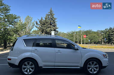 Внедорожник / Кроссовер Mitsubishi Outlander 2010 в 