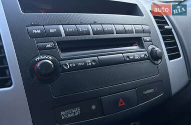 Внедорожник / Кроссовер Mitsubishi Outlander 2010 в 