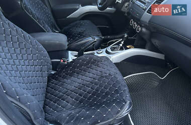 Внедорожник / Кроссовер Mitsubishi Outlander 2010 в 