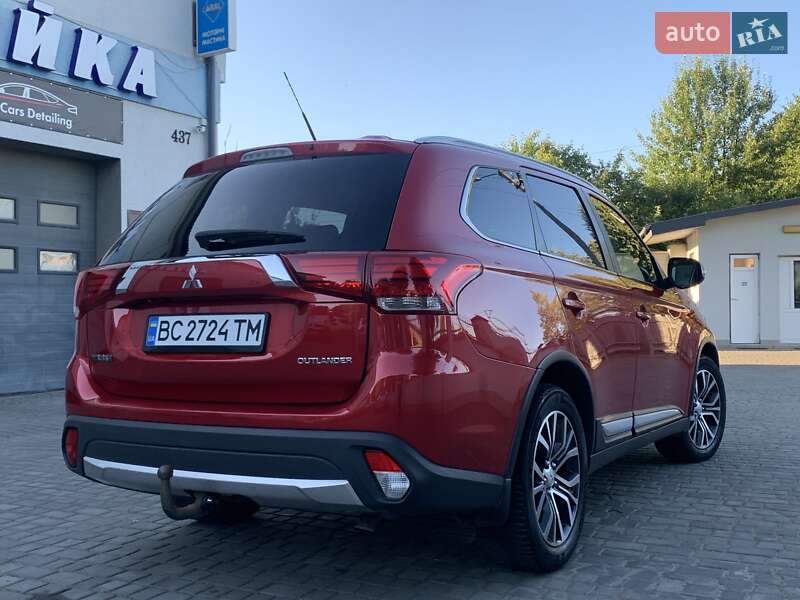 Внедорожник / Кроссовер Mitsubishi Outlander 2015 в Дрогобыче
