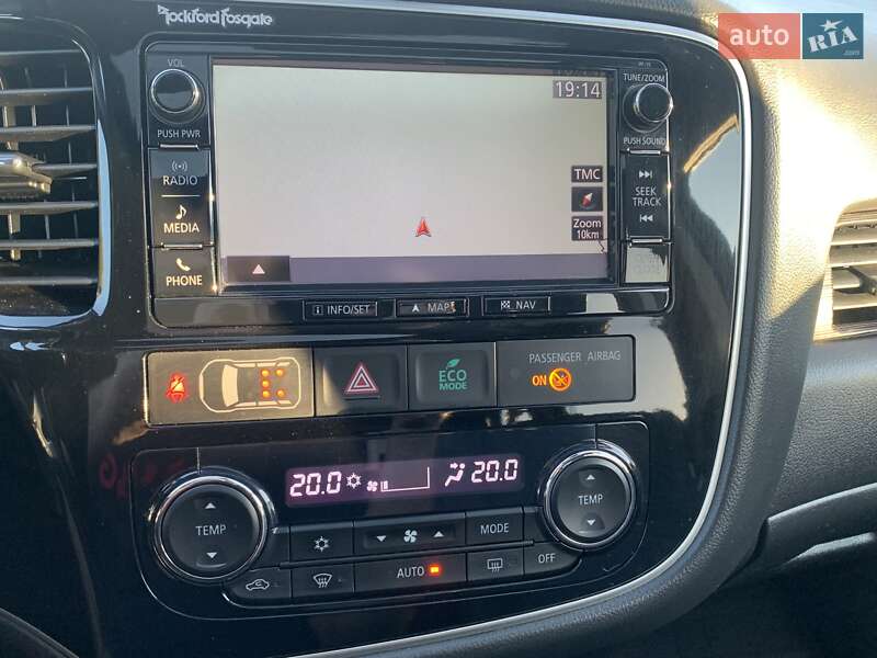 Внедорожник / Кроссовер Mitsubishi Outlander 2015 в Дрогобыче