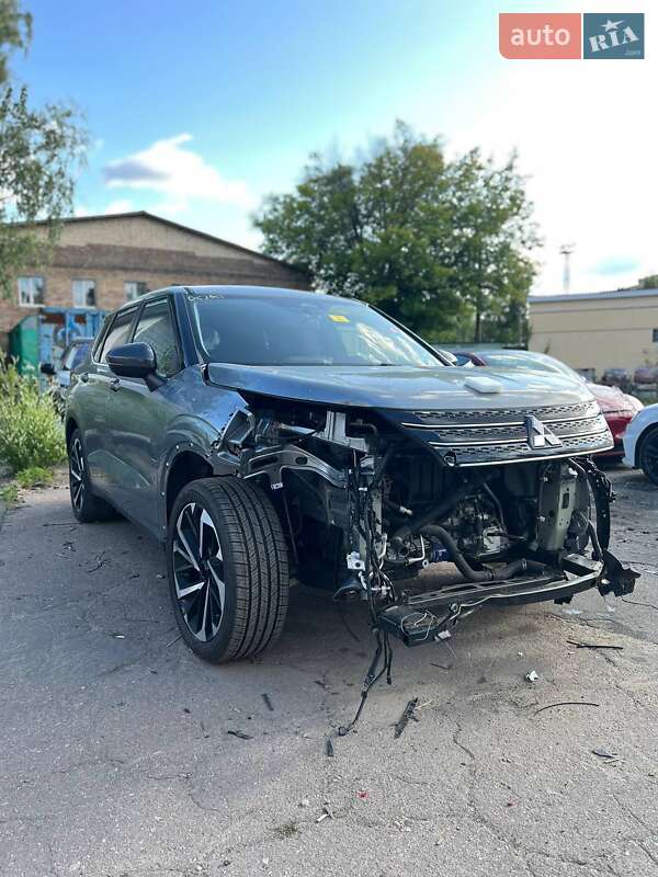 Mitsubishi Outlander 2021