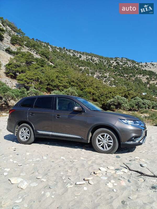 Внедорожник / Кроссовер Mitsubishi Outlander 2021 в Одессе