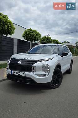 Внедорожник / Кроссовер Mitsubishi Outlander 2022 в Киеве