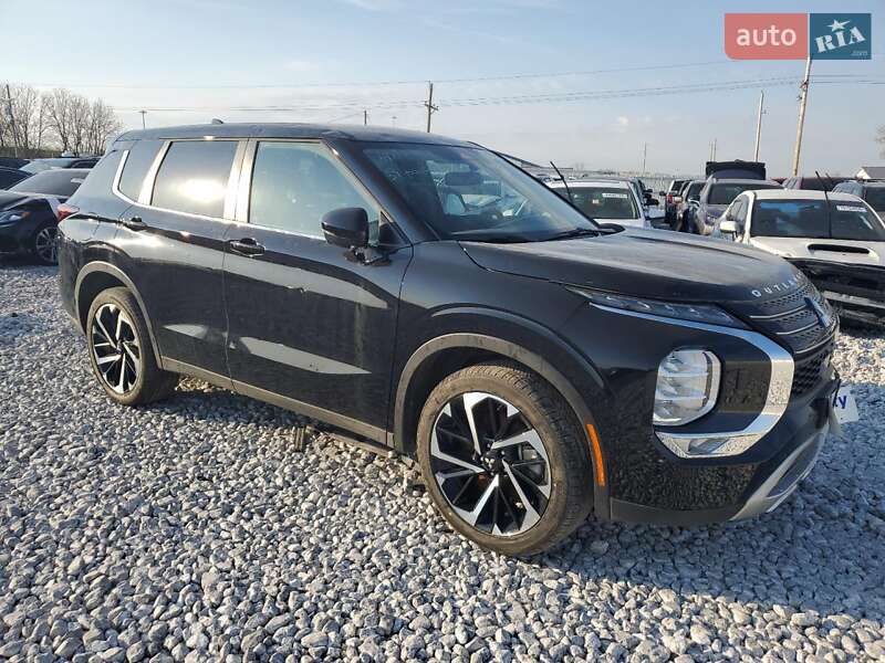 Внедорожник / Кроссовер Mitsubishi Outlander 2023 в Запорожье