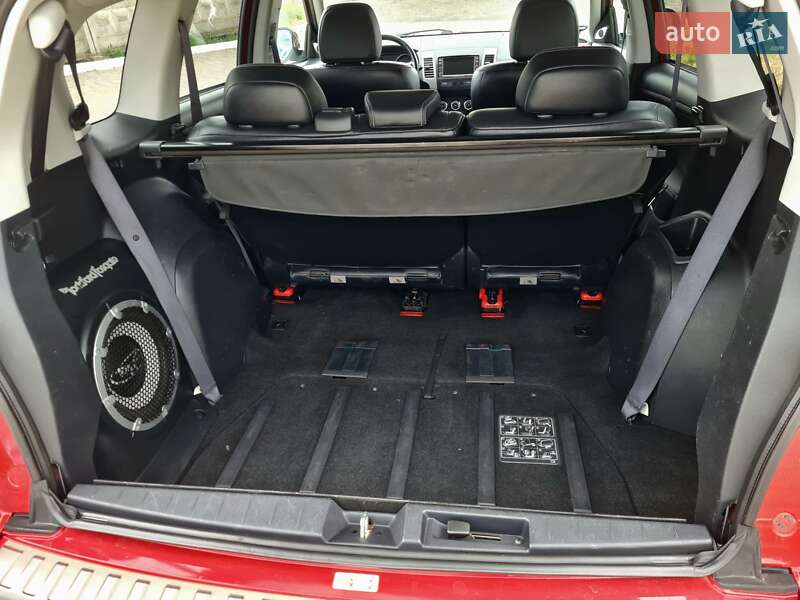 Позашляховик / Кросовер Mitsubishi Outlander 2010 в Білки