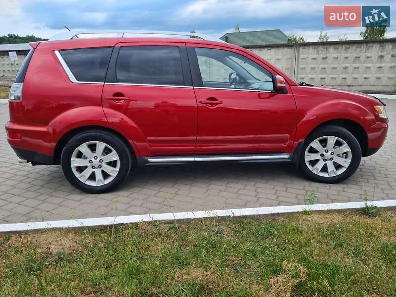 Позашляховик / Кросовер Mitsubishi Outlander 2010 в Білки