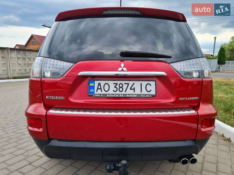 Позашляховик / Кросовер Mitsubishi Outlander 2010 в Білки