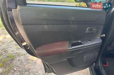 Внедорожник / Кроссовер Mitsubishi Outlander 2013 в 