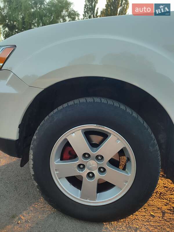 Внедорожник / Кроссовер Mitsubishi Outlander 2012 в Нежине