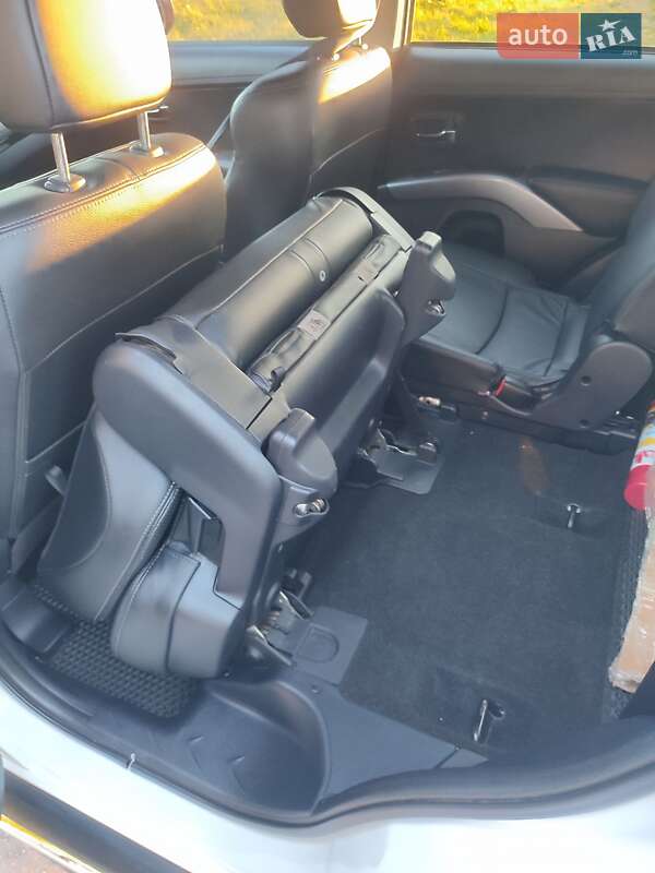 Внедорожник / Кроссовер Mitsubishi Outlander 2012 в Нежине