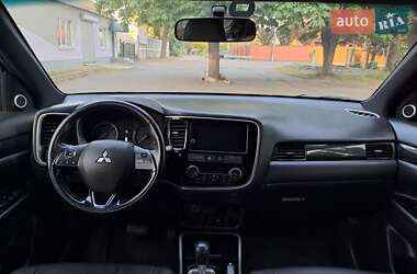 Внедорожник / Кроссовер Mitsubishi Outlander 2018 в 