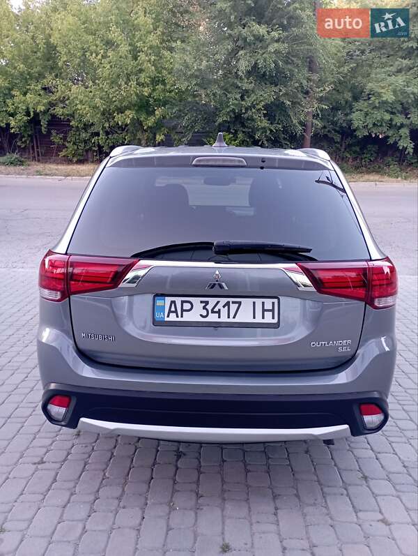 Позашляховик / Кросовер Mitsubishi Outlander 2017 в Запоріжжі