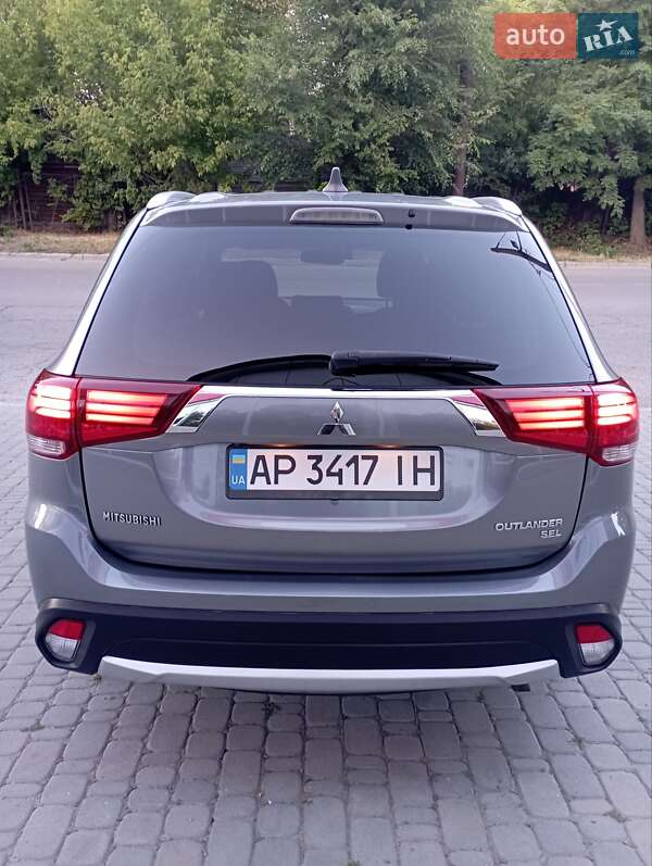 Позашляховик / Кросовер Mitsubishi Outlander 2017 в Запоріжжі