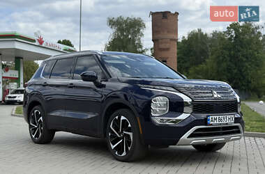 Позашляховик / Кросовер Mitsubishi Outlander 2022 в Житомирі