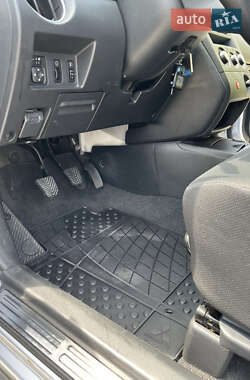Внедорожник / Кроссовер Mitsubishi Outlander 2004 в 