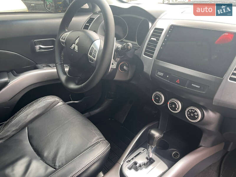 Позашляховик / Кросовер Mitsubishi Outlander 2008 в Кривому Розі