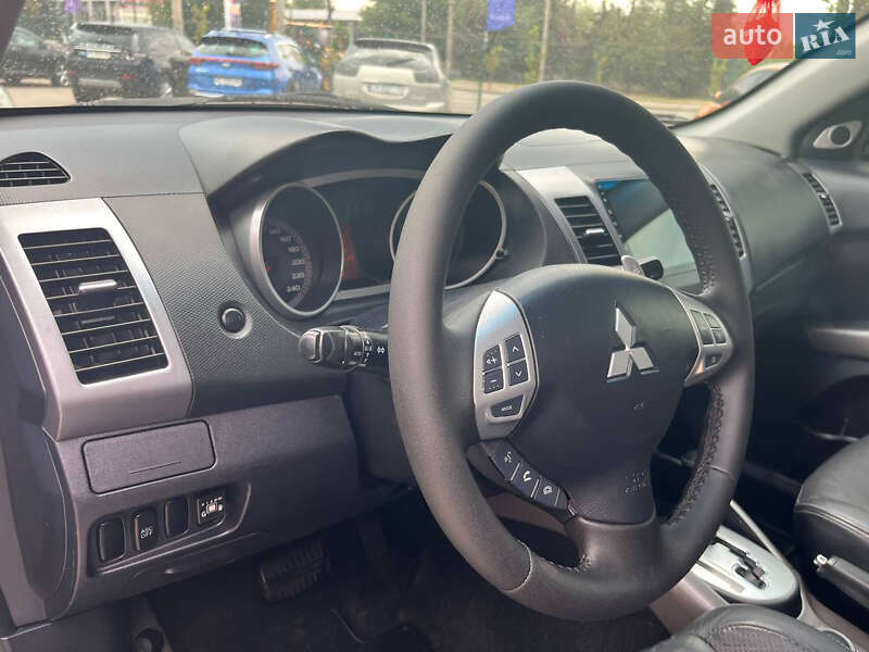 Позашляховик / Кросовер Mitsubishi Outlander 2008 в Кривому Розі