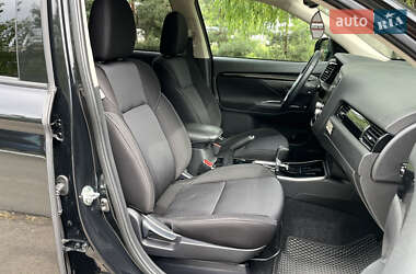 Внедорожник / Кроссовер Mitsubishi Outlander 2021 в 