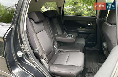 Внедорожник / Кроссовер Mitsubishi Outlander 2021 в 