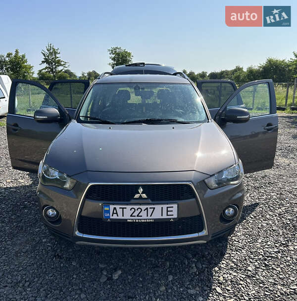 Внедорожник / Кроссовер Mitsubishi Outlander 2011 в Косове