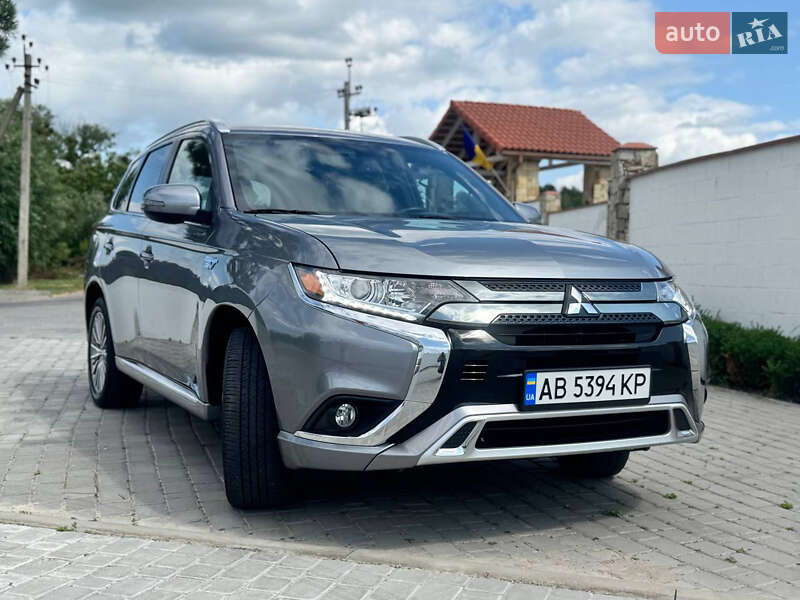 Внедорожник / Кроссовер Mitsubishi Outlander 2020 в Виннице