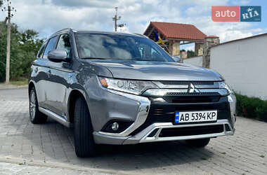 Внедорожник / Кроссовер Mitsubishi Outlander 2020 в 