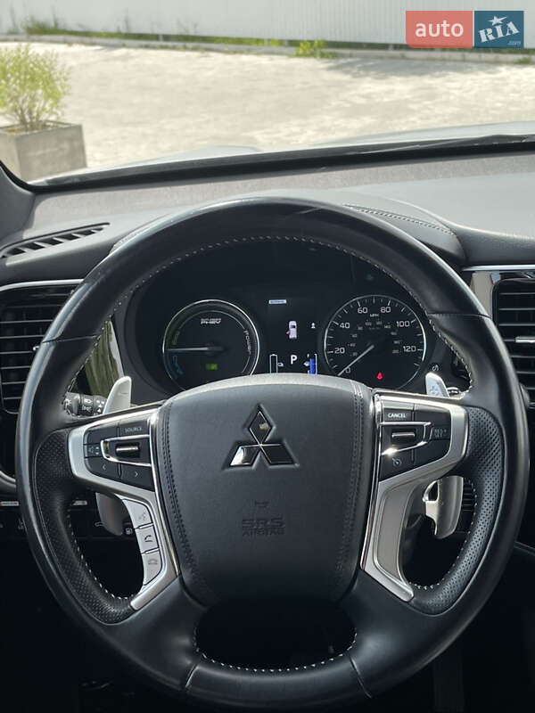 Внедорожник / Кроссовер Mitsubishi Outlander 2020 в Виннице