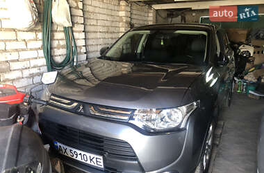 Позашляховик / Кросовер Mitsubishi Outlander 2014 в Харкові