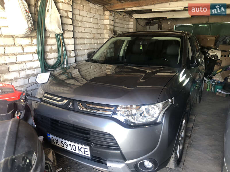 Mitsubishi Outlander 2014