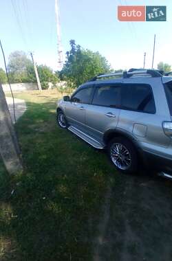 Внедорожник / Кроссовер Mitsubishi Outlander 2006 в 