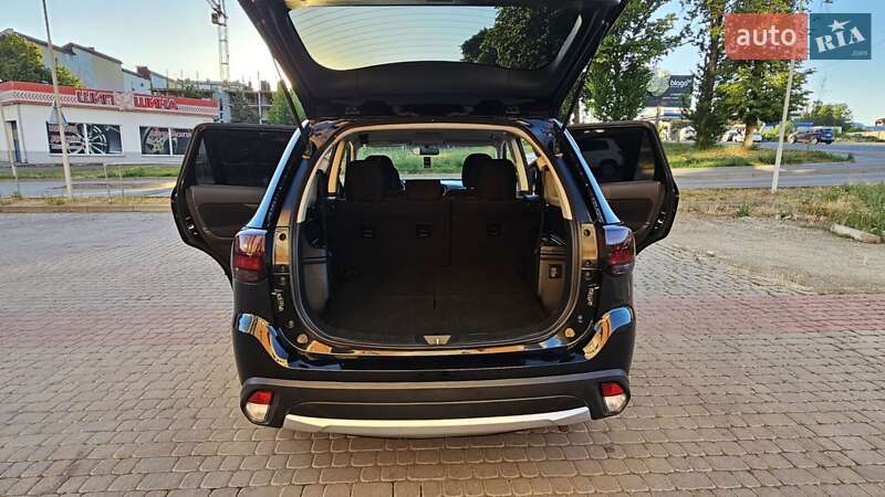 Внедорожник / Кроссовер Mitsubishi Outlander 2017 в Ивано-Франковске